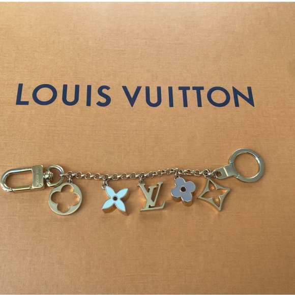 Louis Vuitton Fleur de Monogram Bag Charm Chain - Picture 4 of 6